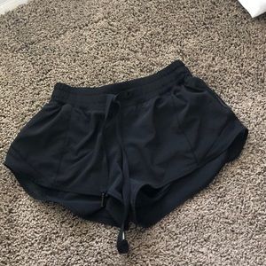 Lululemon Hotty Hot Short 2.5”